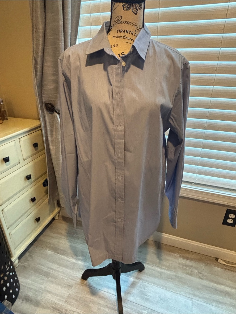 Classic Light Blue Dress Shirt - banana republic- nwt ladies size XL
